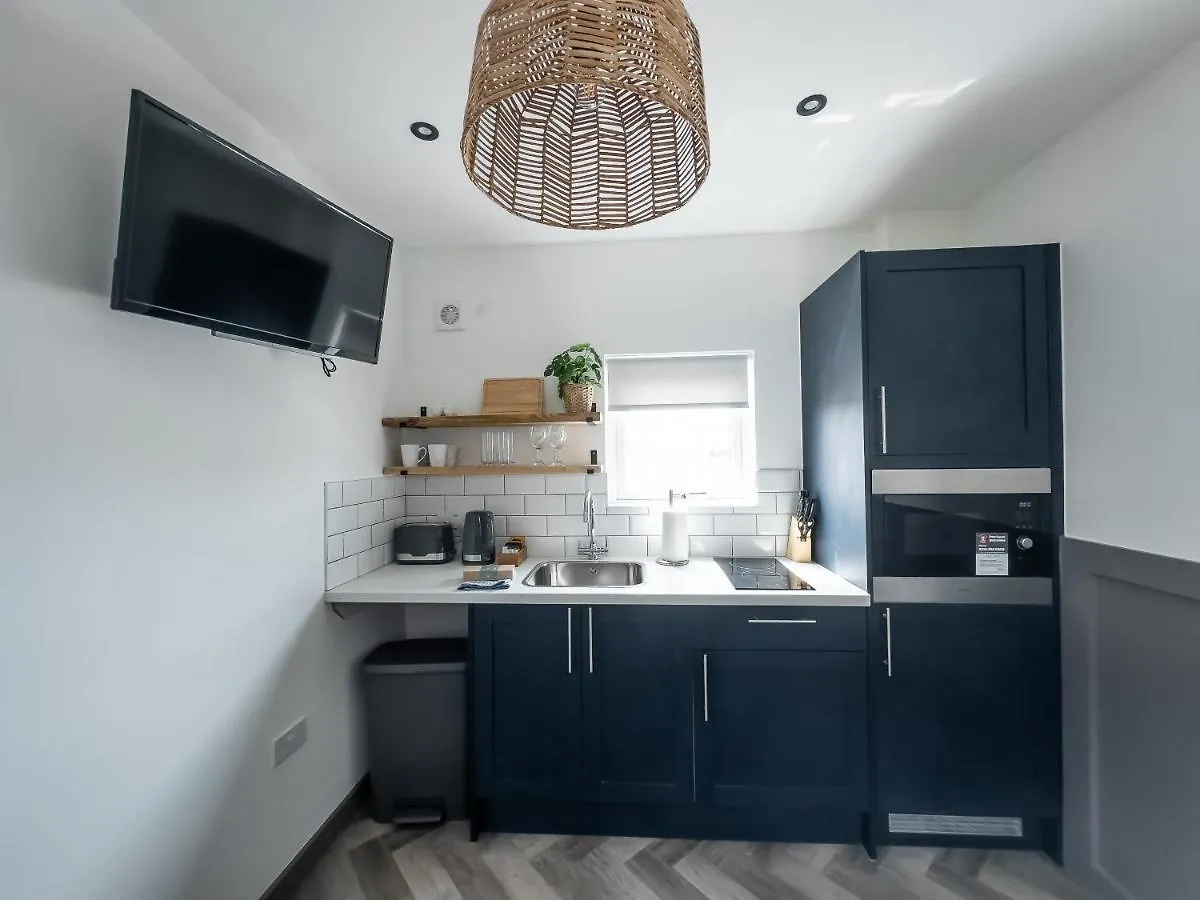 Goodstay Lodges By Urban Space Barry 0*,