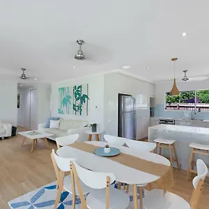  Holiday home Whitsunday Palms By Hamorent Australia